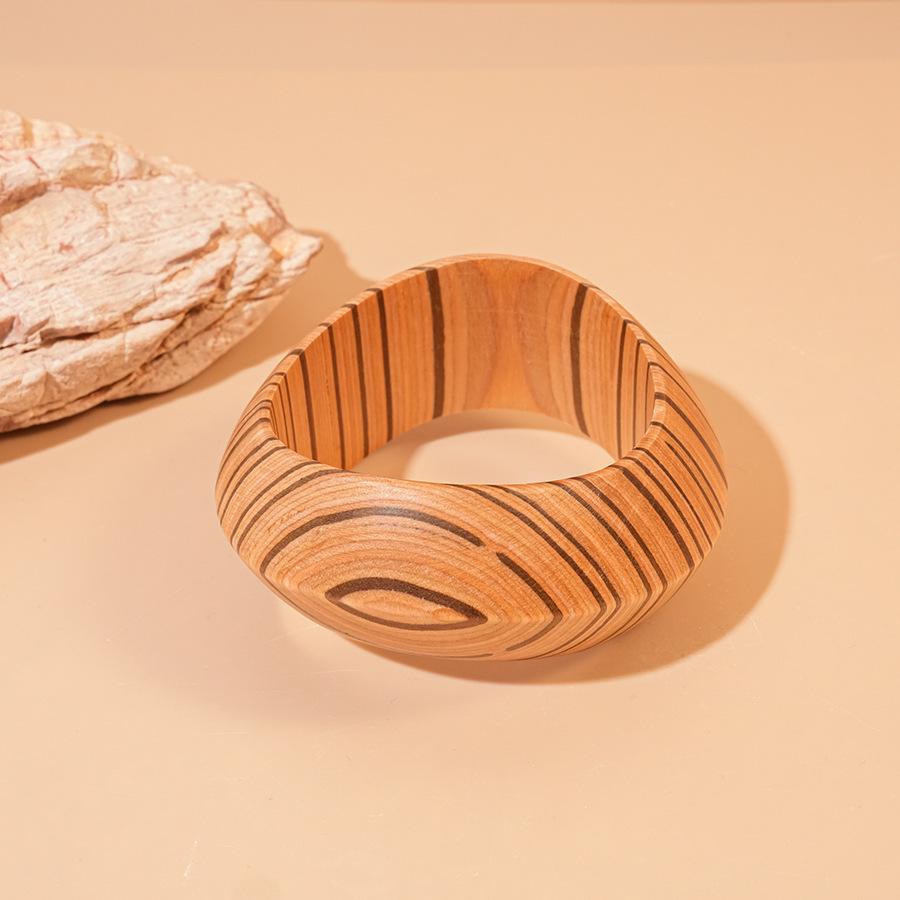 European and American Wooden Bracelets Retro Simple and Versatile Bracelets Light Luxury High-end Temperament Jewelry Women