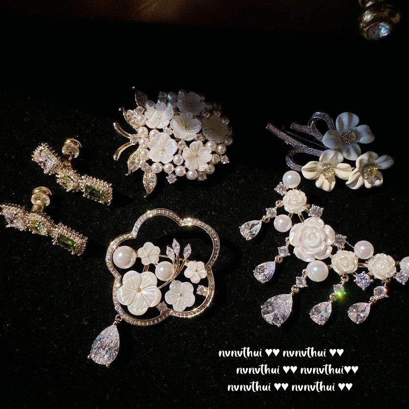Mermaid Tears Cream Rose Gem Brooch, Monet Garden, 18K Gold Plated, Fritillary Flower Water Drop Zircon Brooch