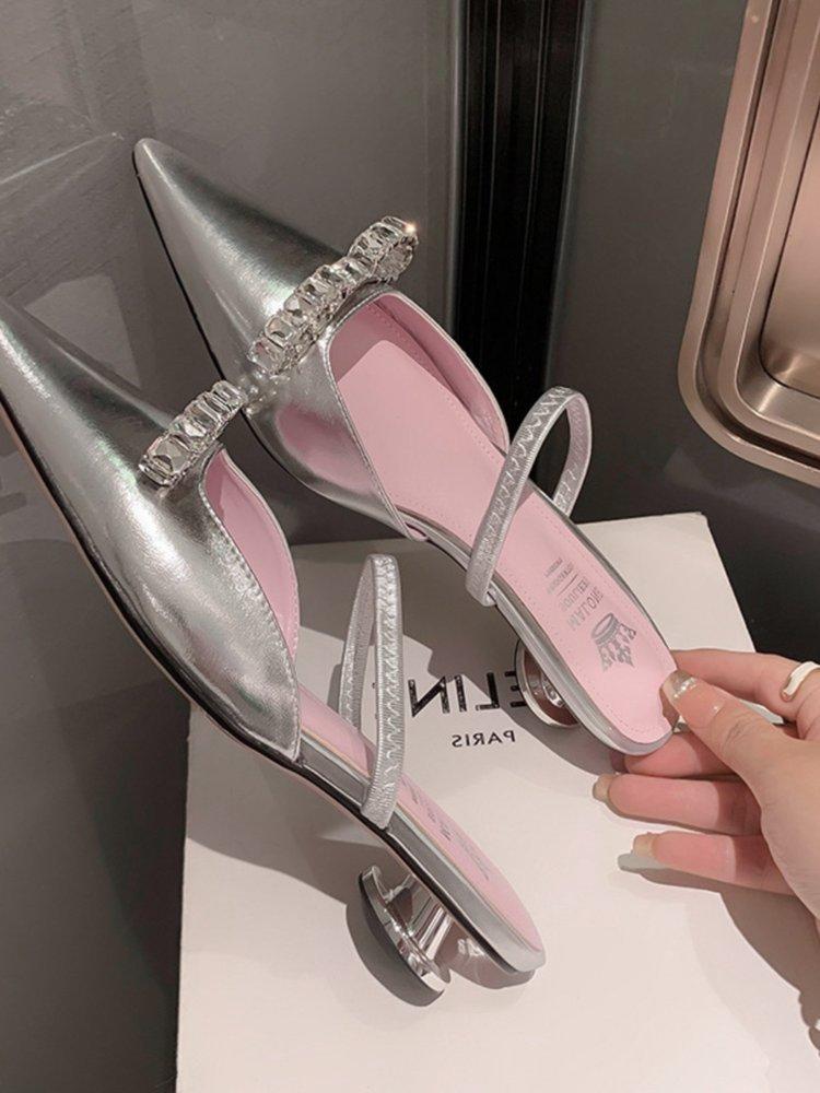 

Принцесса пудра красивая, не уставшая, лакированная кожа со стразами, розовые летние серебристые туфли с острым носком, полумешок на голове, в крутых шлепанцах, женщины 40 серебряный