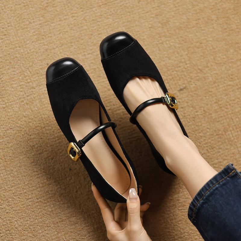 Wear solid color women's single shoes in all seasons, new women's casual low-heeled flats, black one-pedal square head square heel.