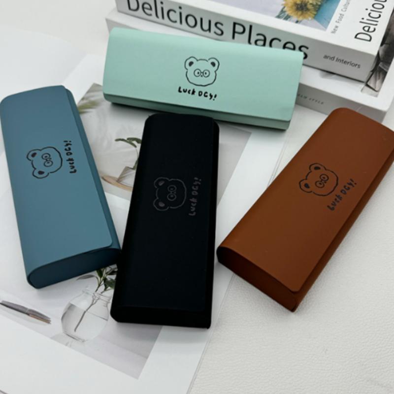 2Pcs Random Color Bear Leather Glasses Case High-Quality Stylish Sunglasses Case Portable Printed Cartoon Glasses Case Essential for Glasses Gift