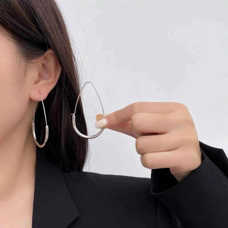 Gold Ring Earrings Women's Ear Buckles Light Luxury High-end Earrings Autumn and Winter Ring Earrings