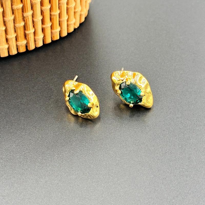 

Emerald Zircon Earrings Vintage Fashion Irregular Ruby Stud Earrings зелений