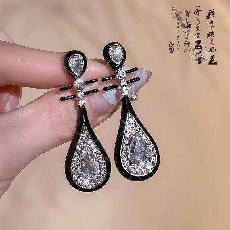 

111 Silver Needle New Chinese Ancient Pipa Earrings Niche Design Advanced Retro Earrings Light Luxury Temperament Earrings
