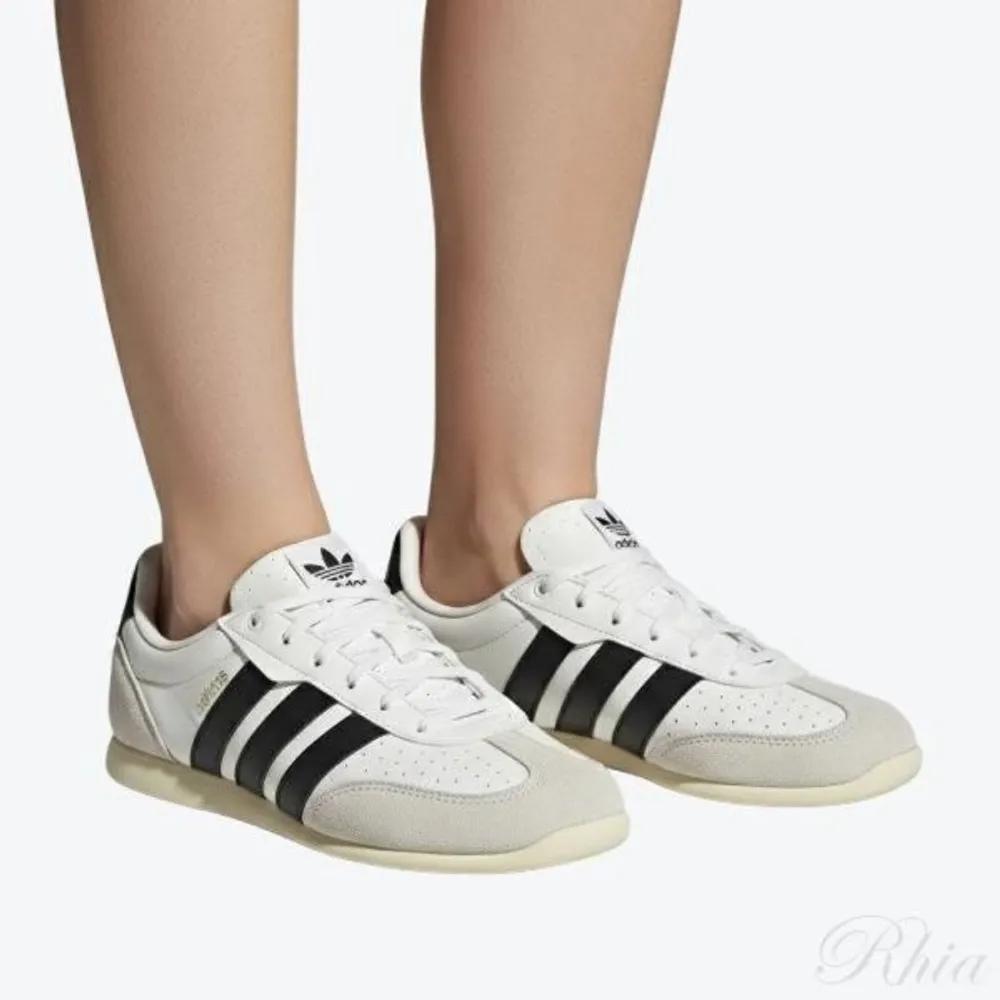 adidas KI6726 Vareda Low CWHITE CBLACK WARVAN 245