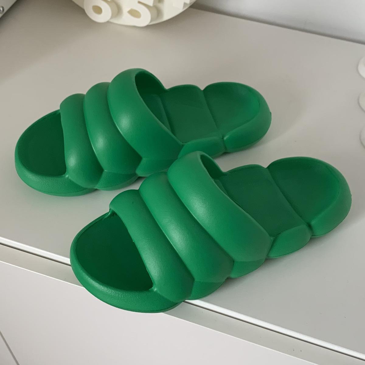 

Comwarm, мягкие тапочки с облаком, женские летние уличные модные тапочки для пары, нескользящая обувь для дома и ванной комнаты, однотонные шлепанцы для отдыха 40-41(24.5-25cm) темно-зеленого