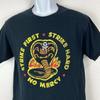 Karate Kid Cobra Kai Shirt Herren Medium Schwarz Kurzarm Schlange Grafik T-Shirt