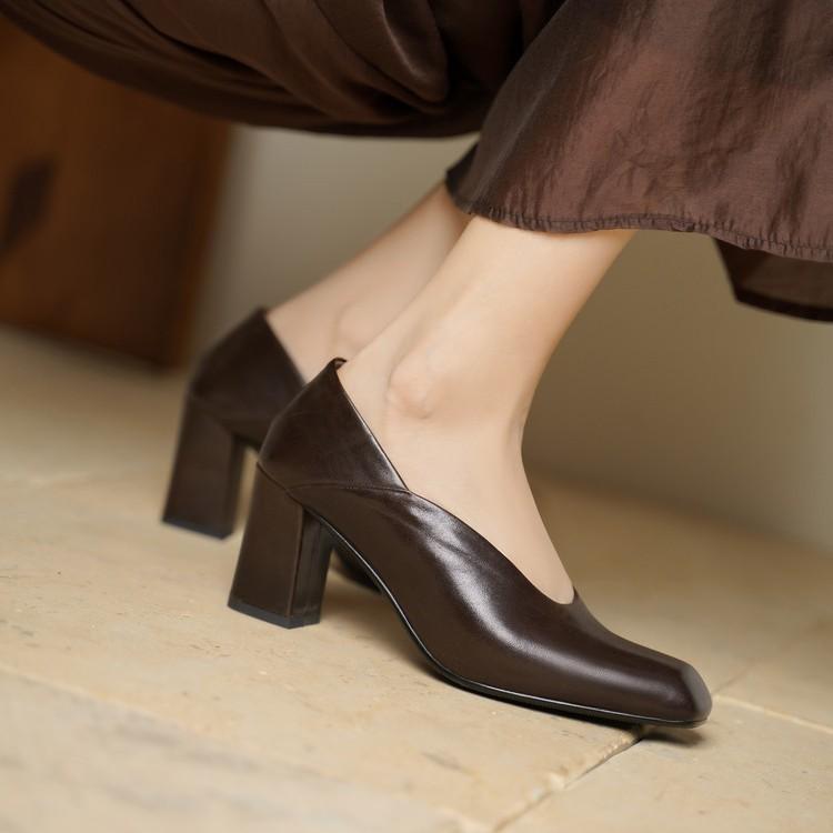 French new cowhide square head high-heeled single shoes women's 2025 autumn skirt commuting temperament thick heel light mouth small leather shoes