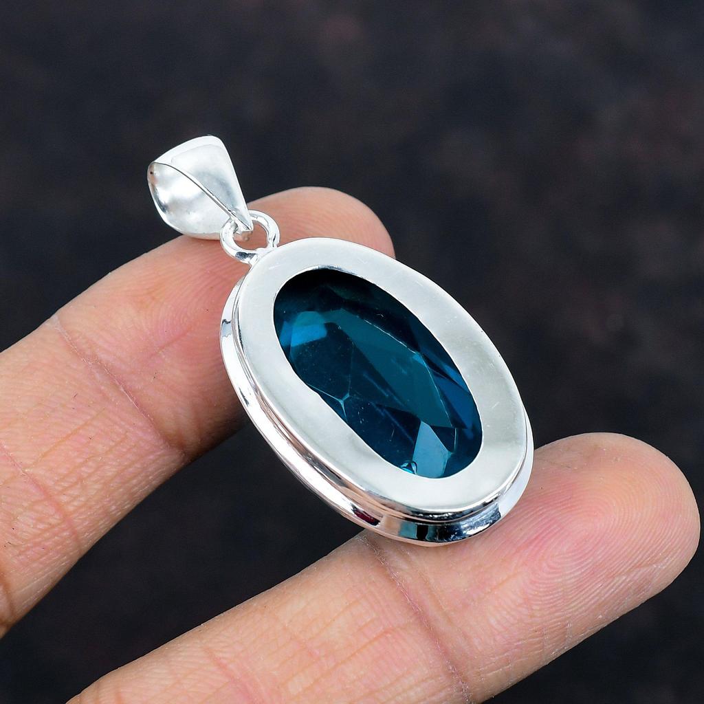 Fasetowany wisiorek z indygolitem, wisiorek ze srebra próby 925, wisiorek z kamieniem urodzinowym, biżuteria z prawdziwych kamieni szlachetnych, ręcznie robiony delikatny wisiorek, prezenty zaręczynowe