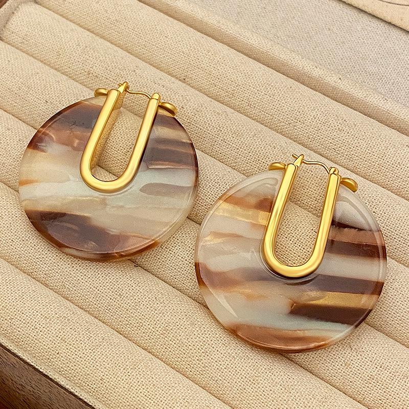 Exaggerated Retro Hong Kong Style Round Ear Cuffs: Unique and High-End Design