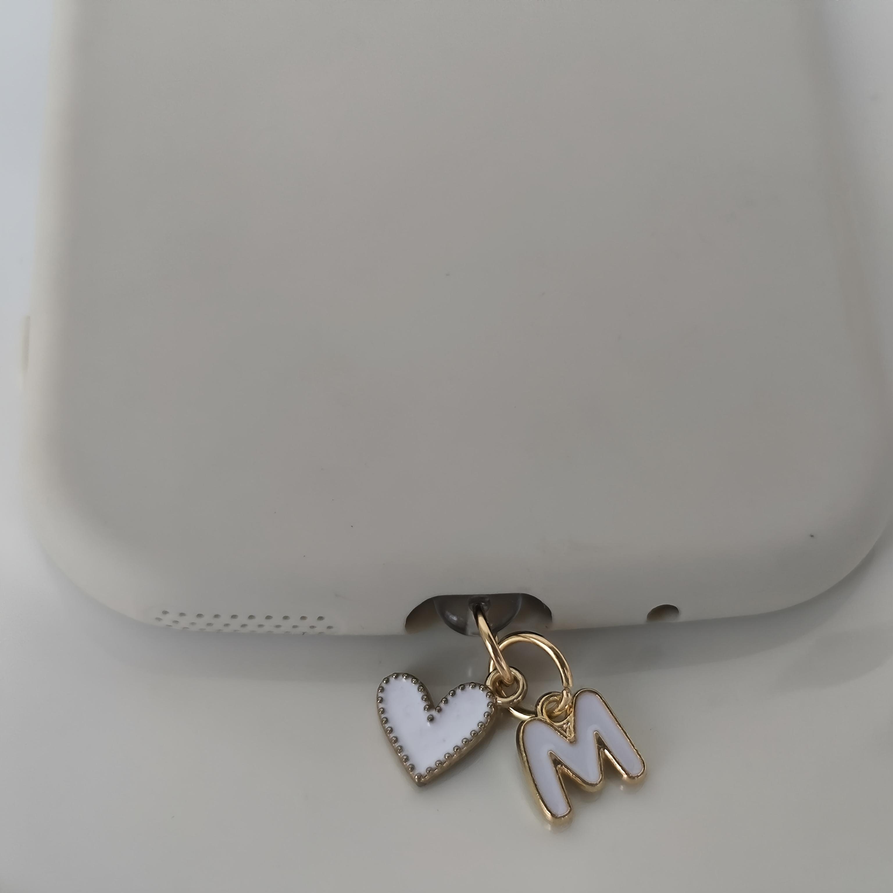 

1 шт. Белая пылезащитная заглушка для телефона в форме сердца, 26 букв алфавита, любовь, аксессуар-пылезащитная заглушка для порта зарядки для DIY мобильного декора, подходит для iPhone/Type-C For Type-C