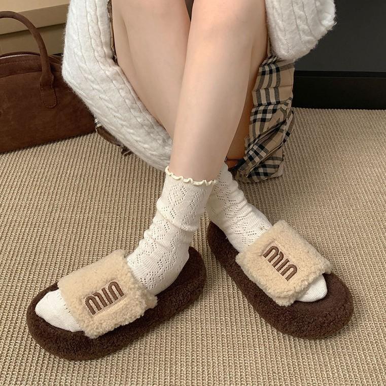 Black retro non-slip thick-soled fluffy slippers for women's outer wear 2025 new autumn and winter versatile soft-soled one-word drag shoes