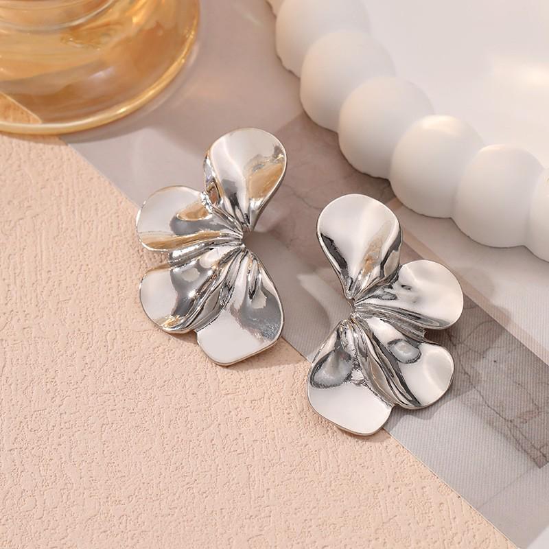 Retro Double-Layer Five-Petal Flower Tassel Earrings with Striped Leaf Design серебряный
