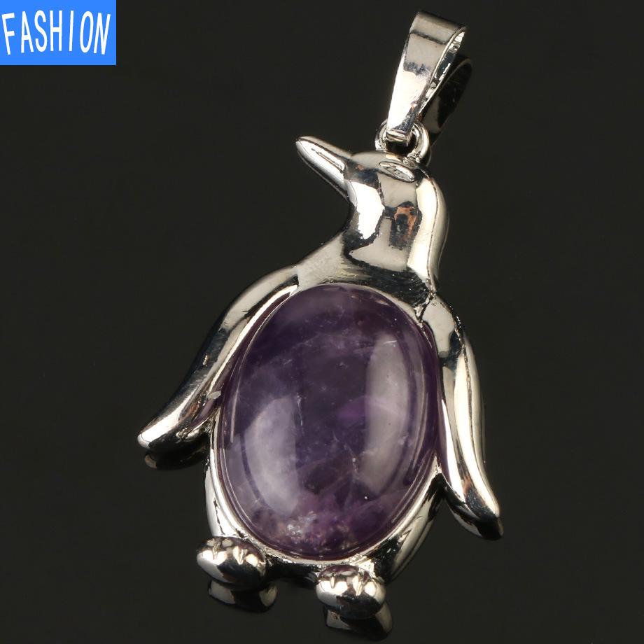 

Підвіска з натурального каменю з кристалічним намистом у вигляді пінгвіна посередині amethyst