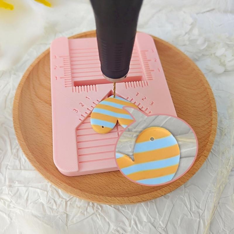3D-gedruckte Polymer Clay Bohrhilfe für Ohrringe mit Bereichspositionierungsvorlage und Skalenmarkierungen für präzises Basteln