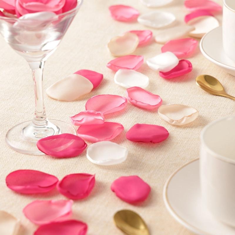 Artificial Rose Petals for Weddings and Special Occasion Perfect for Creating a Romance Atmospheres Decors 200Pieces