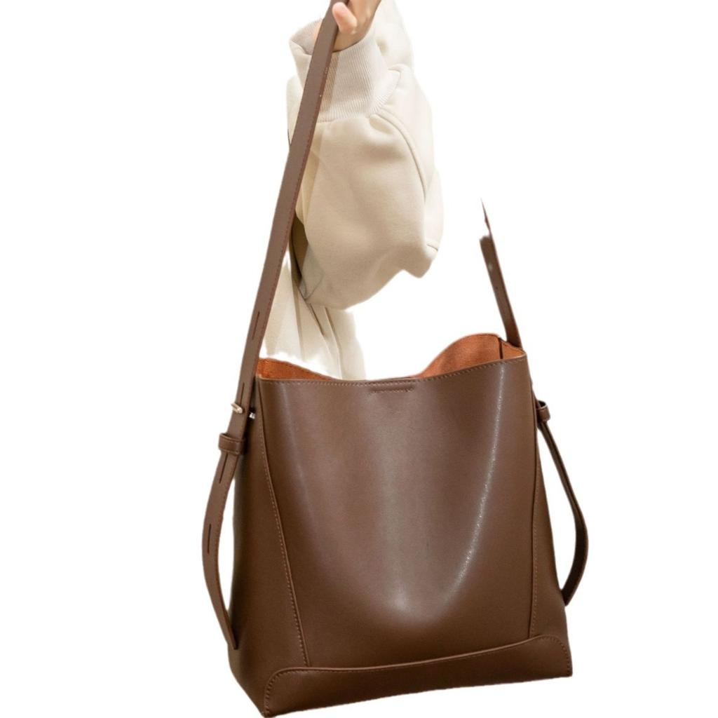 Leather Shoulder Women's Bag, Large-capacity Single-room Messenger Bucket Bag, Fashionable and Simple Shopping Bag, Good-looking Bag.