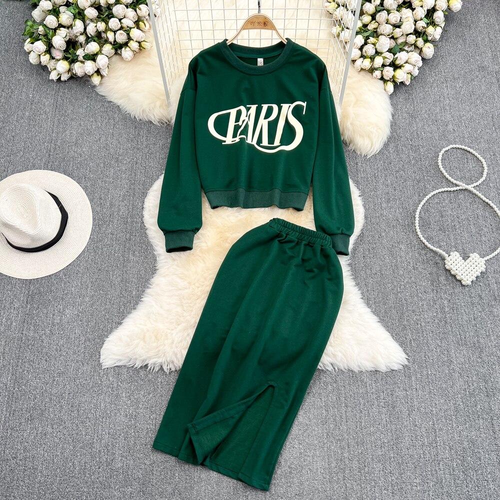 

Осенне-зимний модный комплект, женский повседневный короткий стильный худи с круглым вырезом и надписью + сумка с разрезом на высокой талии, модная юбка из двух предметов One Size зелёный