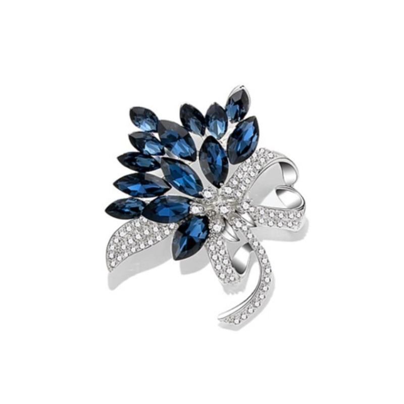 Women's Elegant Vintage Brooch Chic Floral Design for Parties and Special Occasions