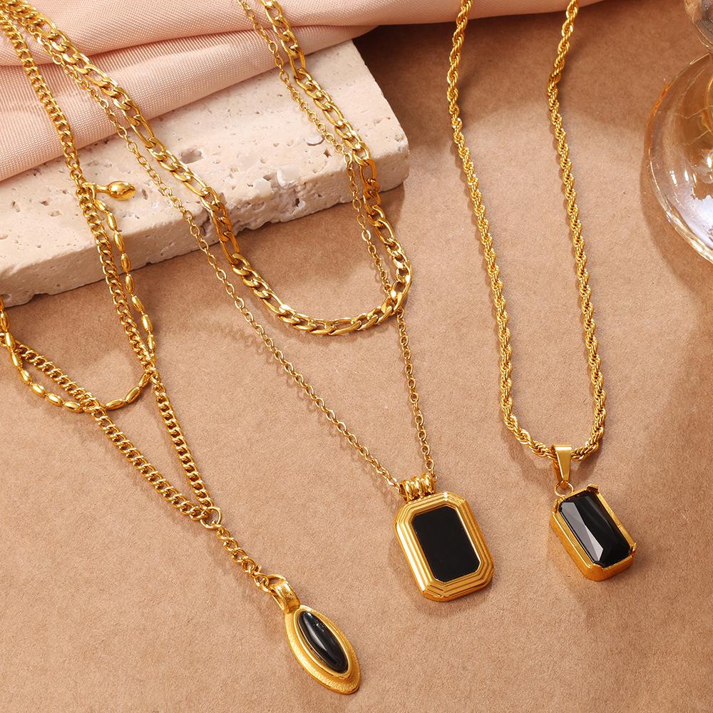 Vintage Stacked Wind Double-Layer Oval Black Agate Pendant Necklace Gold-Plated Square Black Zirconium Collarbone Chain