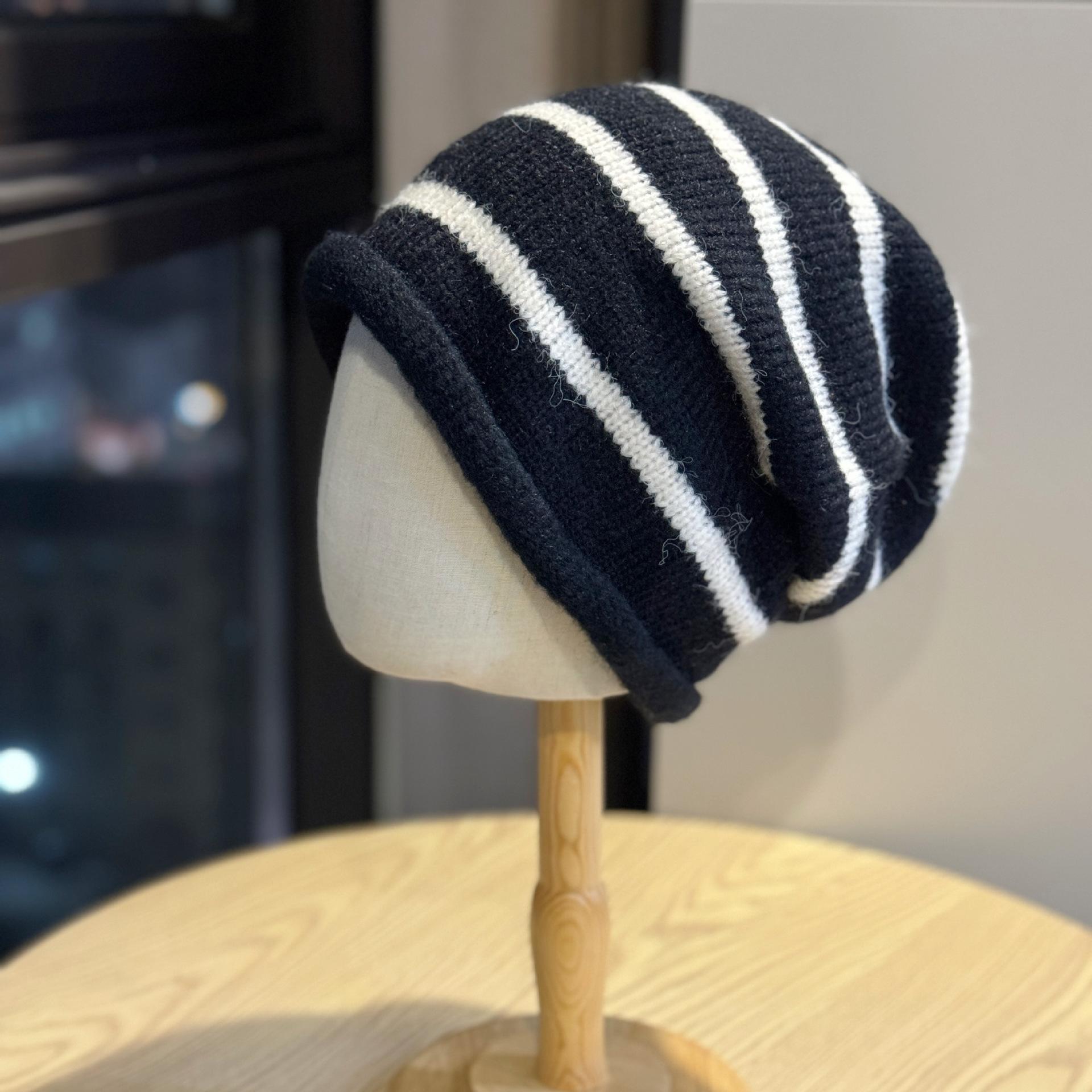 

New women s autumn and winter warm knitted hat, fashionable striped woolen hat, casual, face-slimming, suitable for large head sizes, pullover hat Adult54-60Average Size чёрный