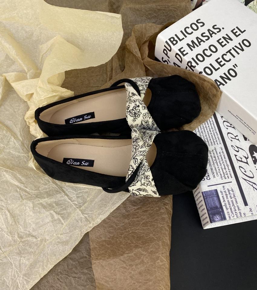 Flat single shoes women's 2025 new spring and autumn versatile fashion evening breeze round head shallow mouth Mary Jane grandma shoes