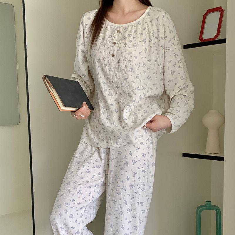 

Пижамный комплект Morishima Spring Floral - Женский топ с круглым вырезом и длинным рукавом и легкая верхняя одежда One Size