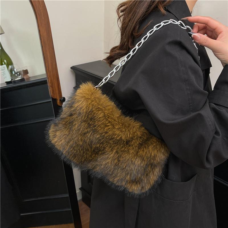 Female Plush Tote Bag With Zipper Closure For Daily Fashion