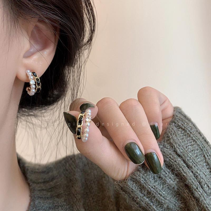 Würziges Mädchen Ohrklemme & Ohrstecker Set: Nischen-Kalter Stil für Frauen, Herbst/Winter 2023