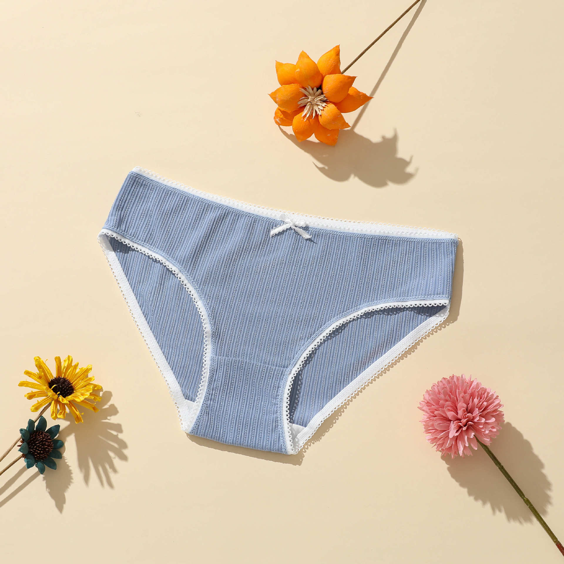 

Women s New Spring and Summer Solid Color Comfortable Breathable Double Gear Low Waist Briefs S море синього кольору