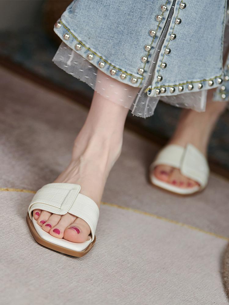 Green women's cool slippers casual square head lazy flat bottom 2025 summer new outer wear one word outer wear slippers