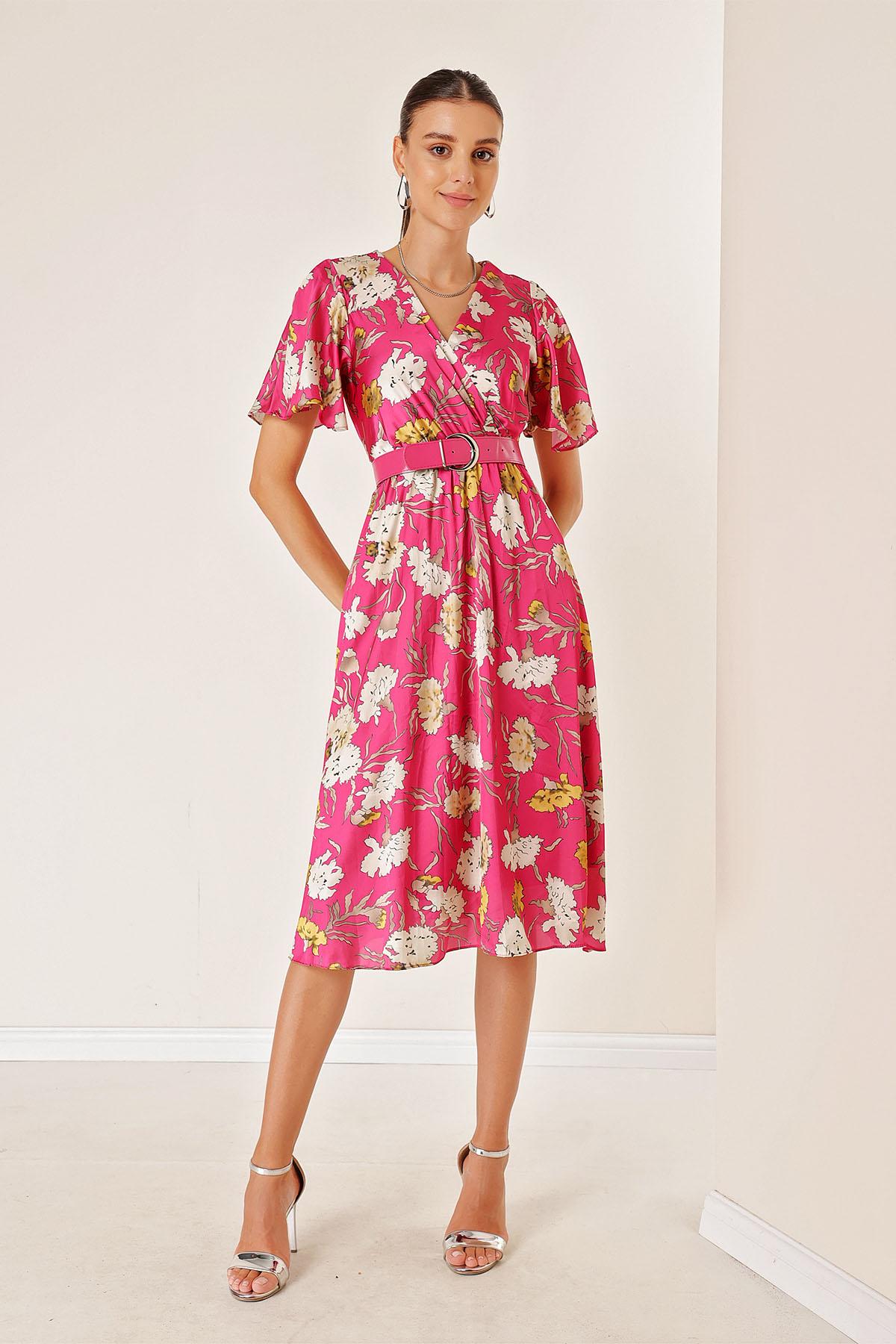 

Двубортное атласное платье с цветочным принтом и поясом на талии