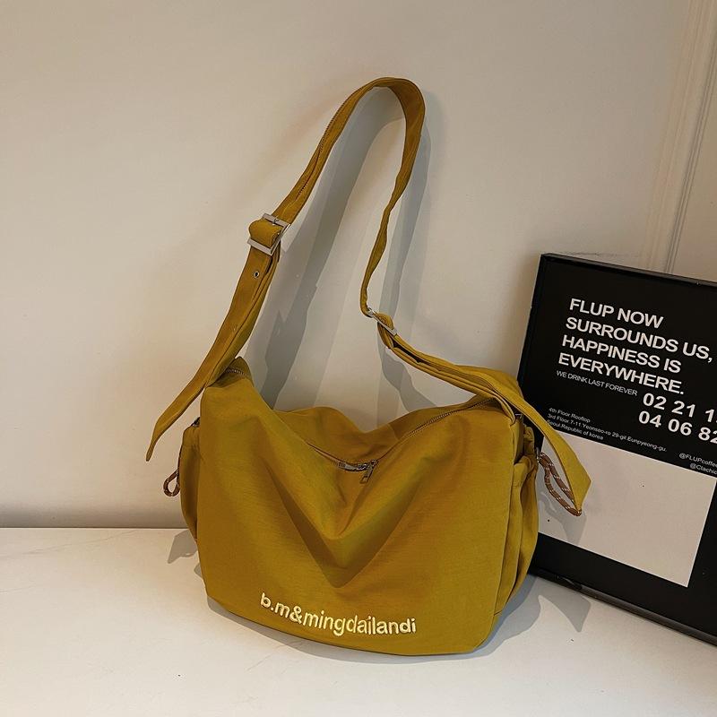 

New Retro Hobo Bag Comfortable and Versatile Texture Crossbody Shoulder Bag Multi Pocket Casual Embroidery and Simple Cloth Bag