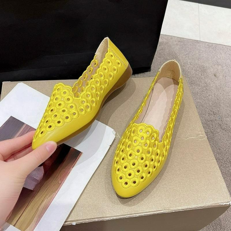 Summer Women's Sandals, Flat-bottomed Hole Sandals, Soft Leather, Breathable Hollow, One-step Tendon Soft-soled Mother Shoes