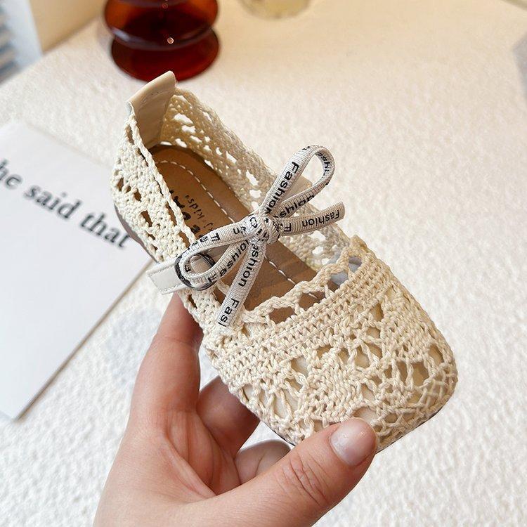 

Маленькие кожаные туфельки принцессы для девочек 2025 весна и лето новые одноклассницы маленькая девочка неглубокий вырез одинарные туфли мягкая подошва нескользящие туфли Doudou тренд 30 бежевый