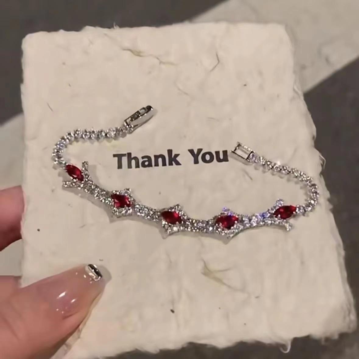 

Sui Sui Happy браслет с пряжкой из красного ромба и циркония, нишевый, элитный, темпераментный, универсальный ювелирный