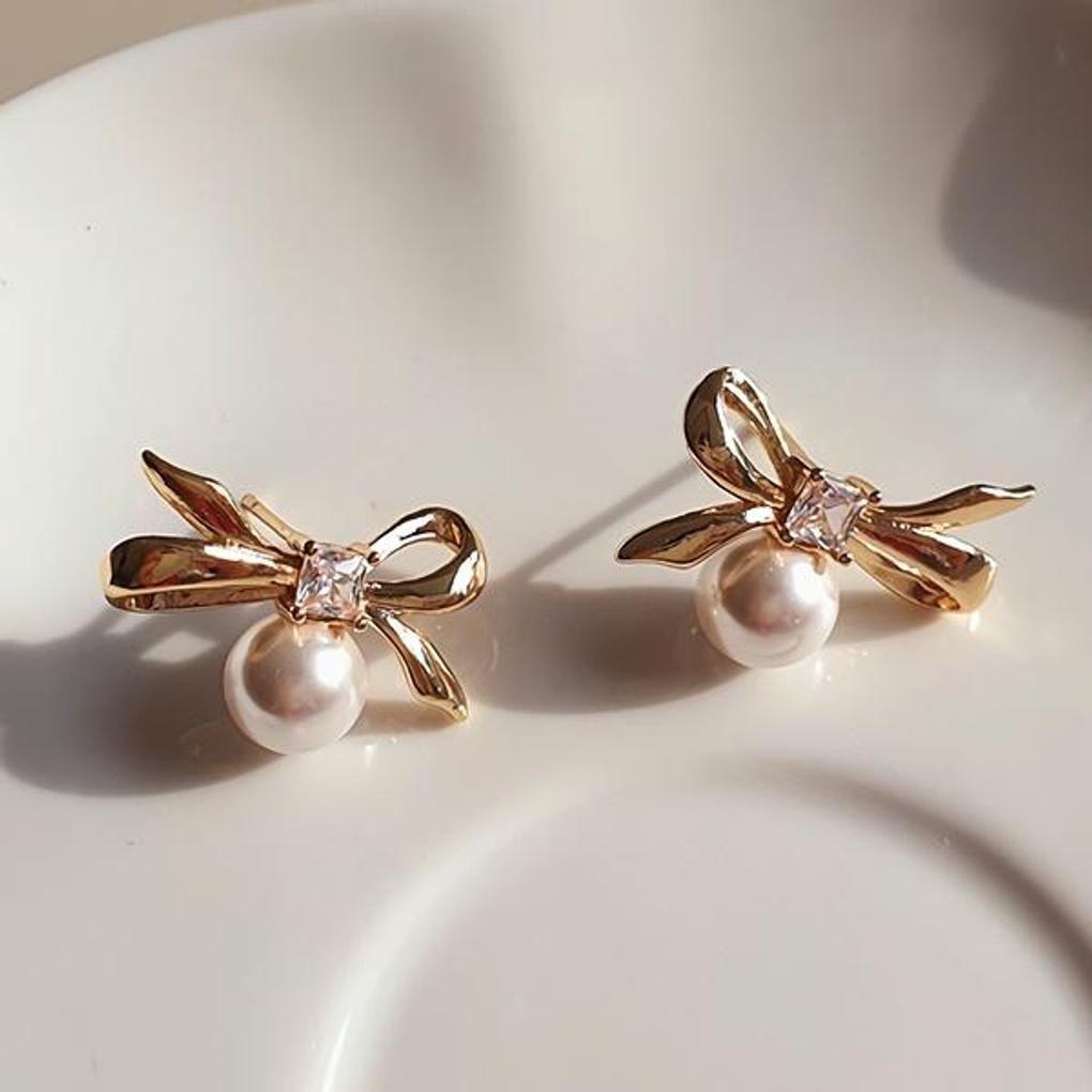 Women's Daily Accessory Grand Pearl Ribbon Earrings