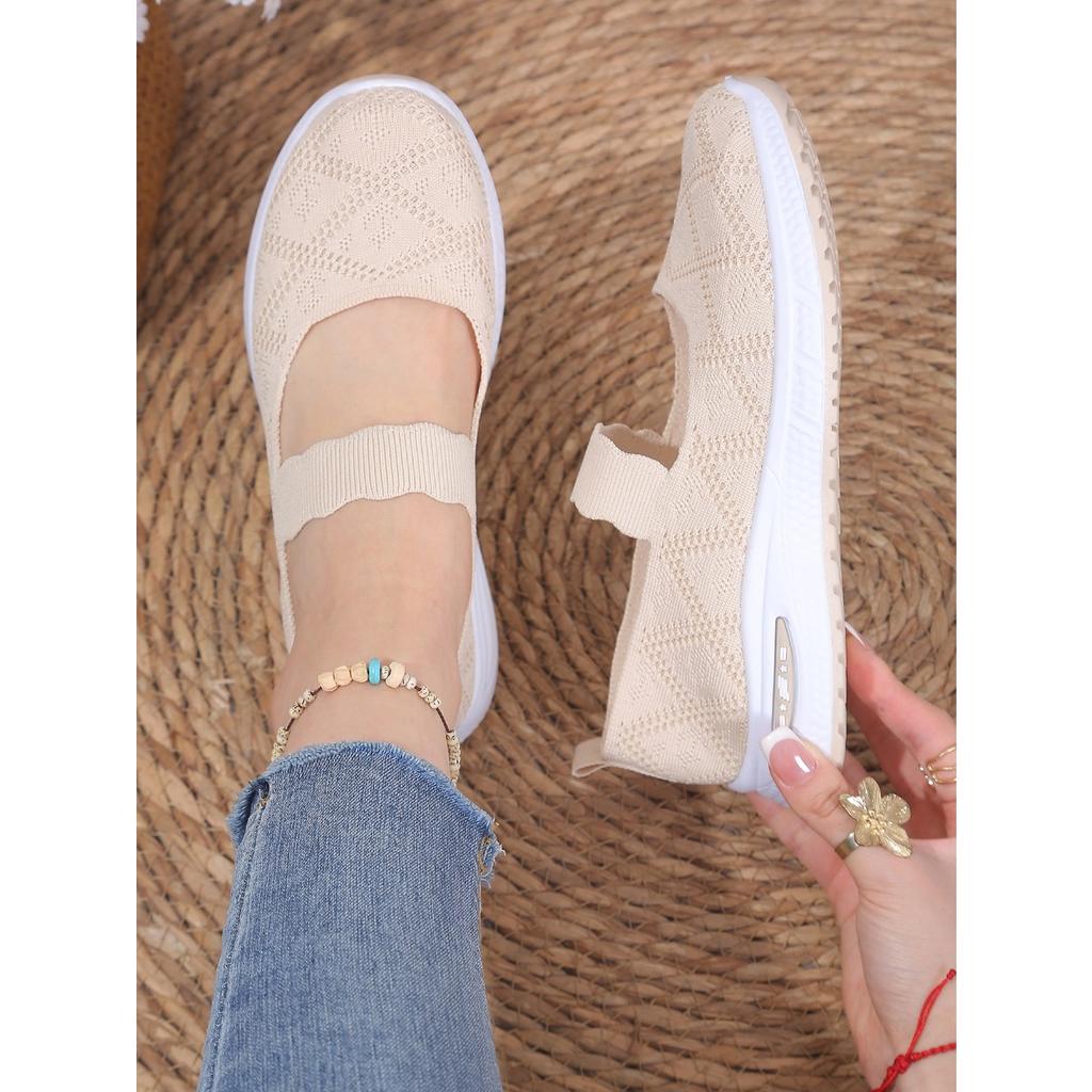 Flyknit Breathable Mom Shoes with Soft Sole, Anti Slip, Middle-aged and Elderly Walking Shoes, Shallow Mouth Single Shoes