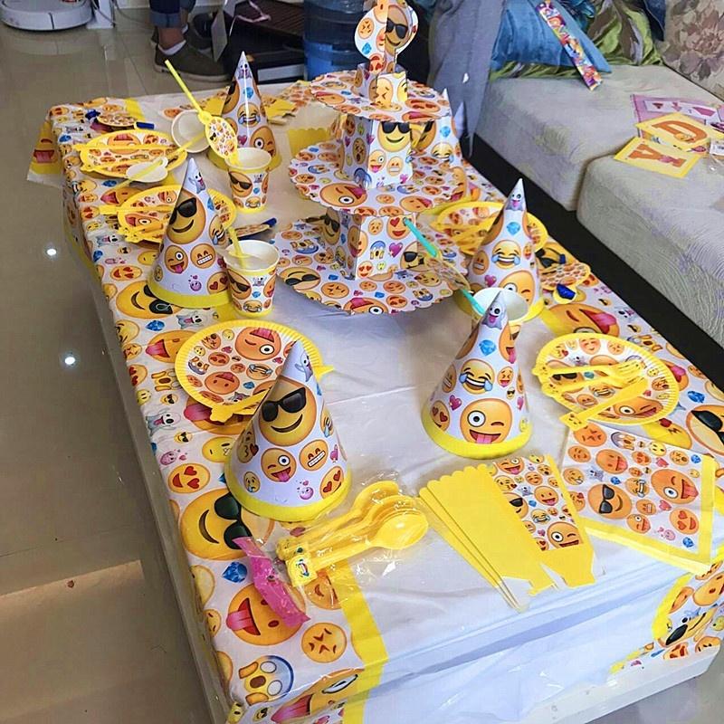 41 Stück Niedliche Emoji Einweg-Geschirrsets Tischdecke Becher Pappteller Serviette Hut Thema Kinder Junge Bir