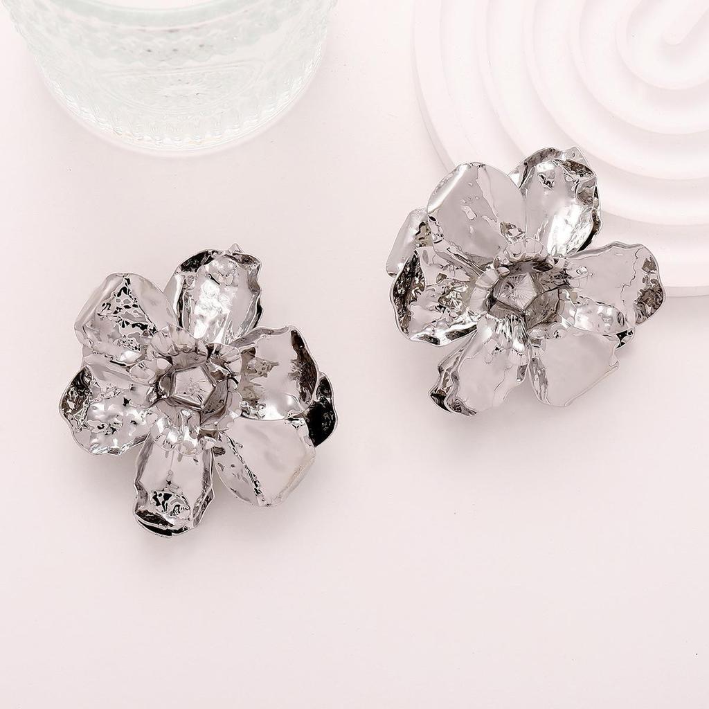 Z High-End Metal Pleated Flower Earrings: Unique, Bold, Heavy-Duty Design for Women