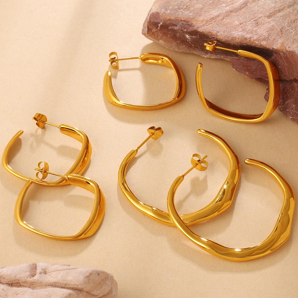 Chic Minimalist Square Hoop Earrings - Sophisticated and Stylish for Women