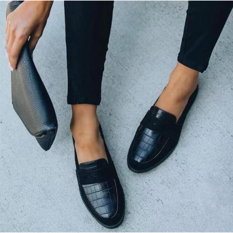 Women s Flat Shoes Spring Autumn New Single Shoes Classic Pointed Toe Women s Loafers Large Size 34-43 43 3990₽