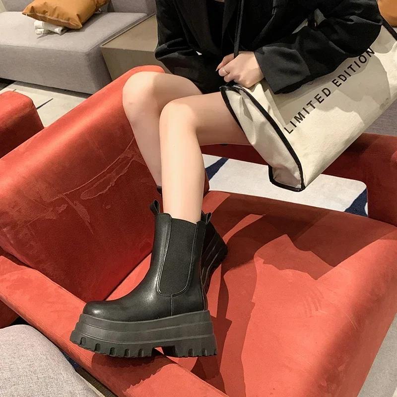 2025 Fashion New Boots Women's Shoes Fashionable and Versatile Thin Round Head Cigarette Boots Platform Shoes Outdoor Versatile