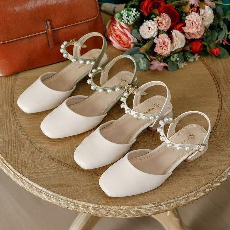 Sandals Women's Summer 2025 New Square Head One-word Buckle Strap Thick Heel Medium Heel Bag Head Pearl Gentle Roman Style Women's Shoes