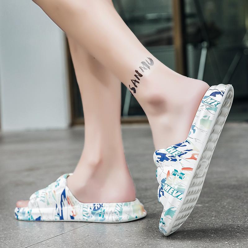 Slippers Summer Sandals Comfortable Shoes Cool For Men In Summer New Trendy Home Soft Sole Anti Slip Eva Couple Wearing Forwomen
