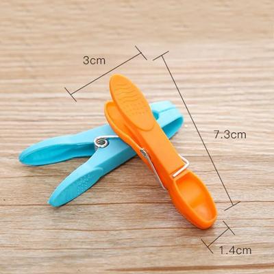 24 Stück Wäscheklammern Hängende Klammern Clips Plastikaufhänger Gestelle Wäscheklammern Klemmen Handtuchklammern Aufbewahrungshaken für Zuhause
