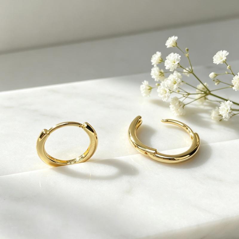 18K Gold Plated Smooth Round Hoop Earrings - Stylish, Versatile Ear Accessories