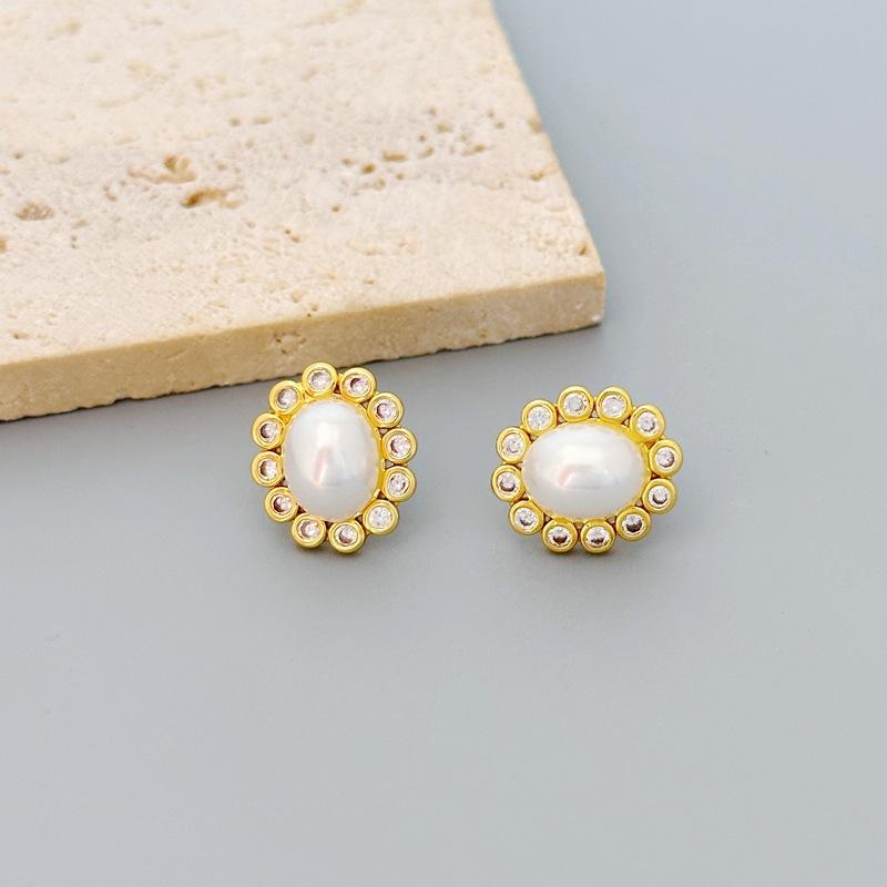Trendy Xiaoxiangfeng Half-Piece Women S Stud Earrings Oval Zircon Diamond Earrings