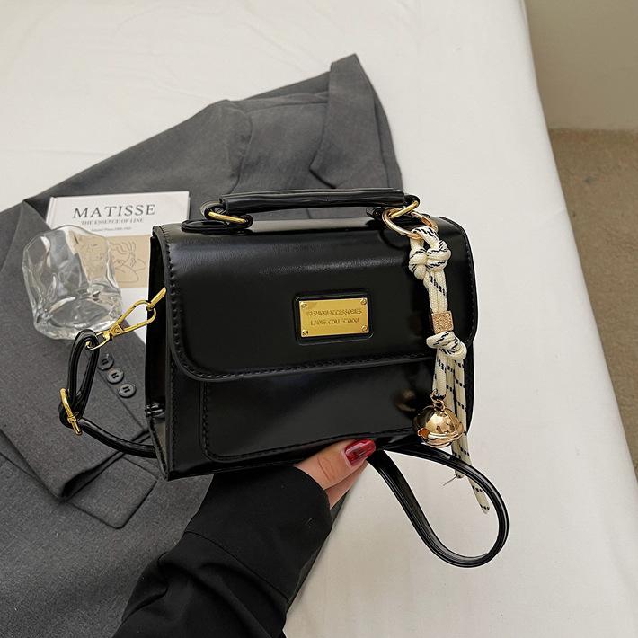 

Small bag women s spring and summer versatile new niche shoulder messenger bag portable small square bag чёрный