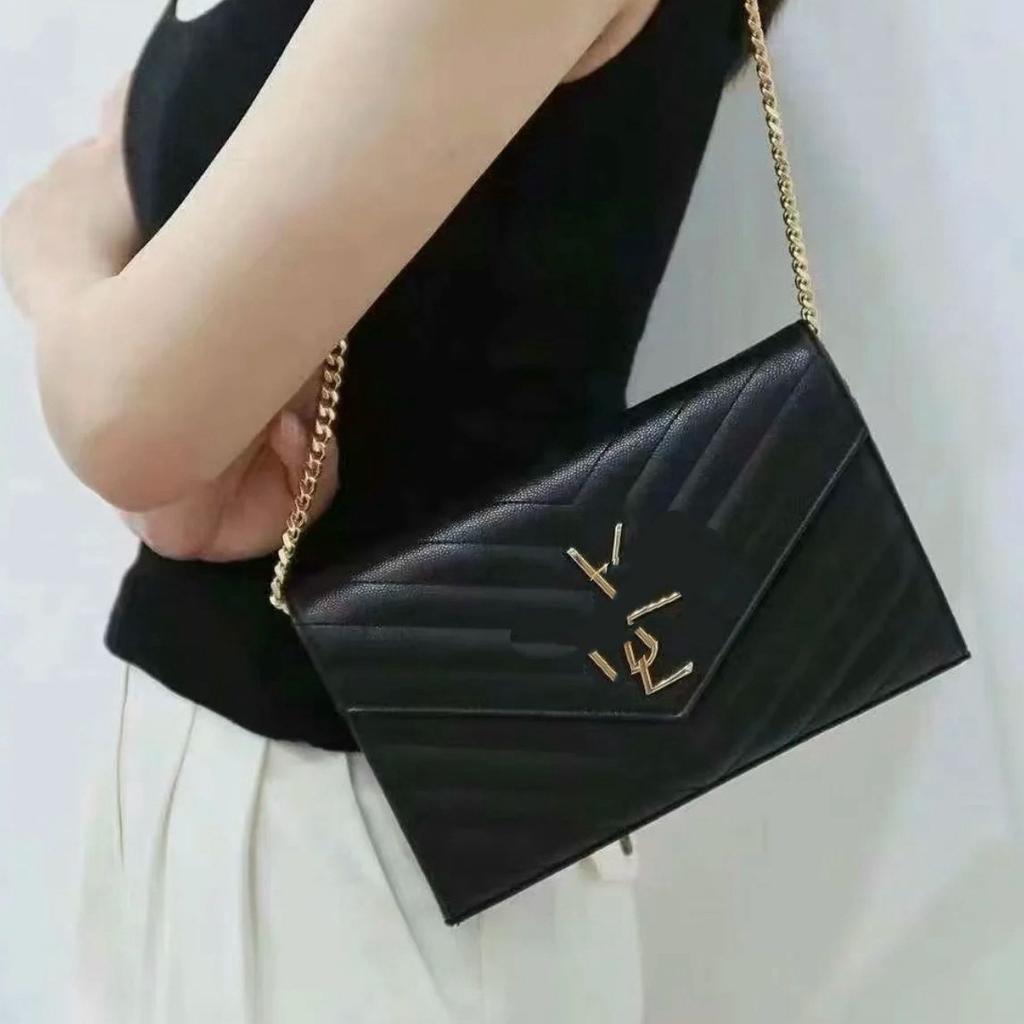 Modna Kopertówka Damska z Metką i Łańcuszkiem - Luksusowa, Stylowa i Wszechstronna Torebka 0226